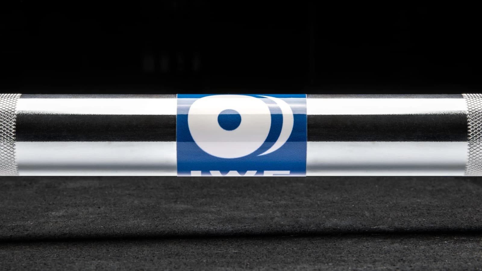 Rogue 28MM IWF Olympic Weightlifting Bar W/ Center Knurl - Bright Zinc - Image 2