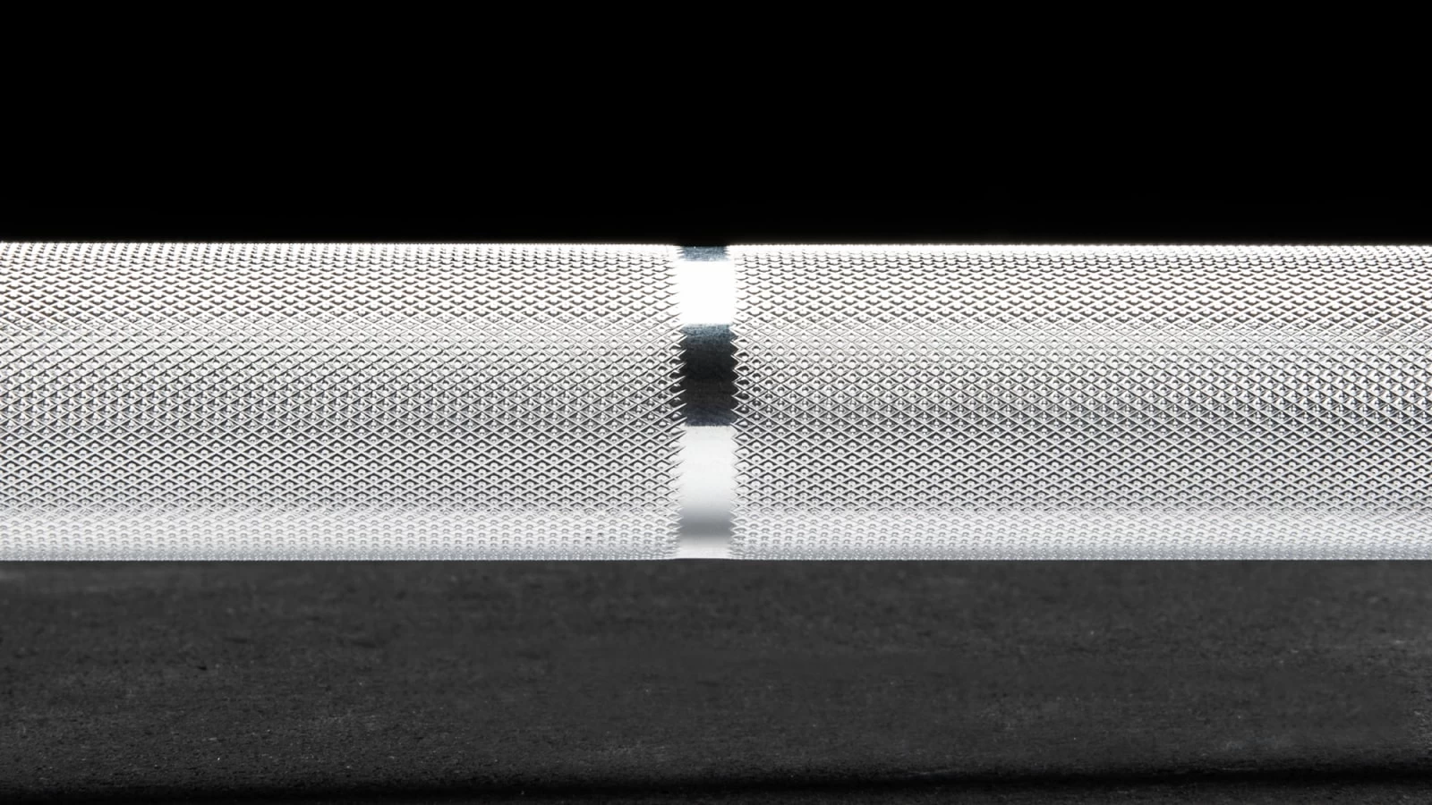 Rogue 28MM IWF Olympic Weightlifting Bar W/ Center Knurl - Bright Zinc - Image 5